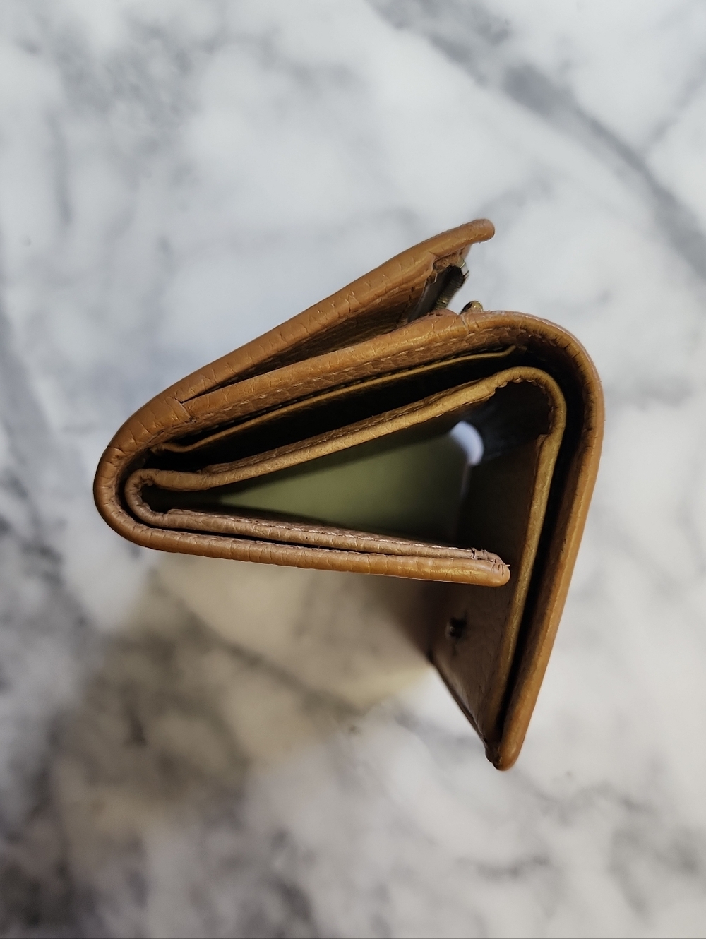 Authentic Tan Pebbled Leather Gucci Marmont Compact Trifold Wallet - Picture 4 of 9
